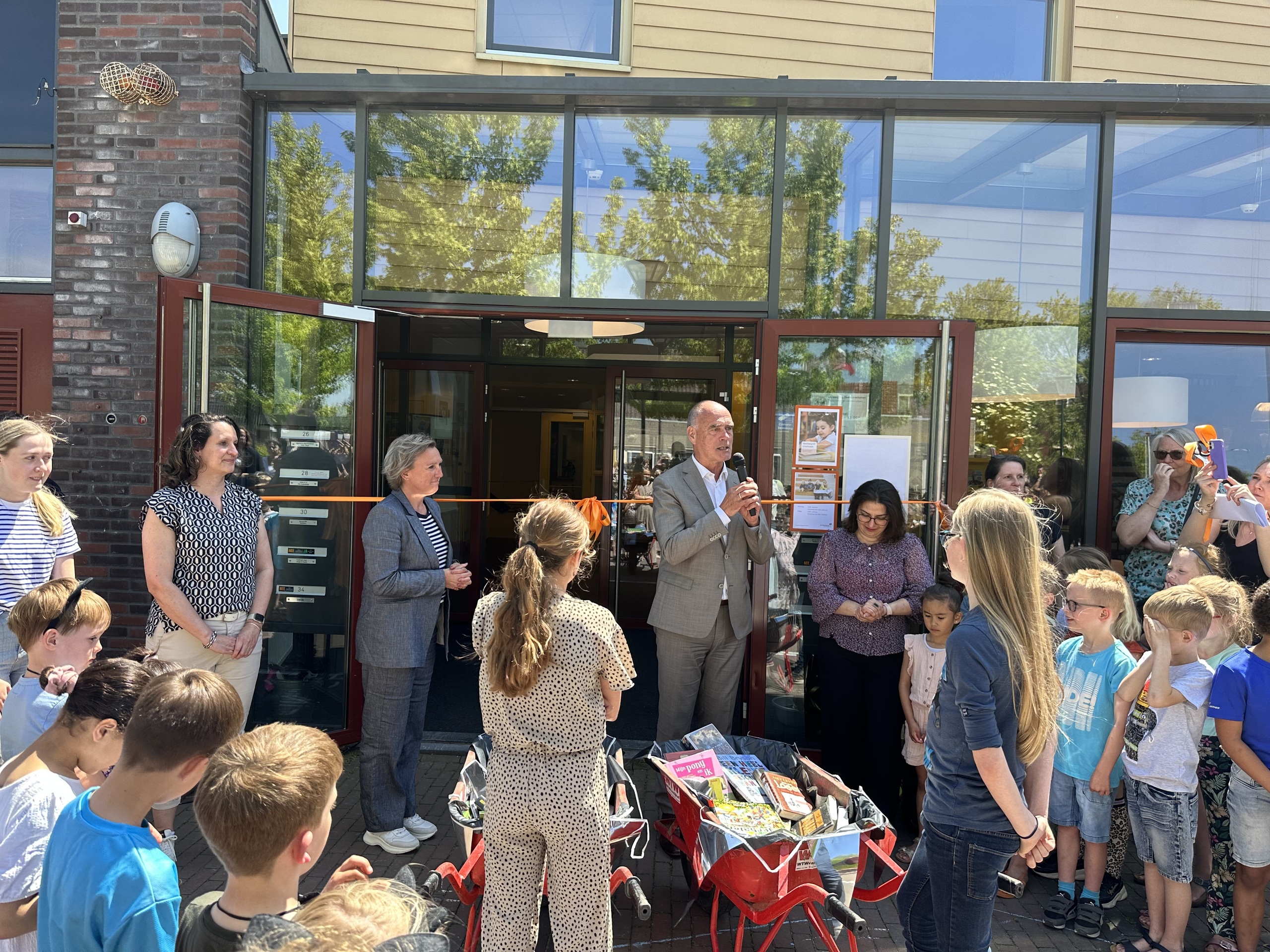 Opening bibliotheek Linschoten 1