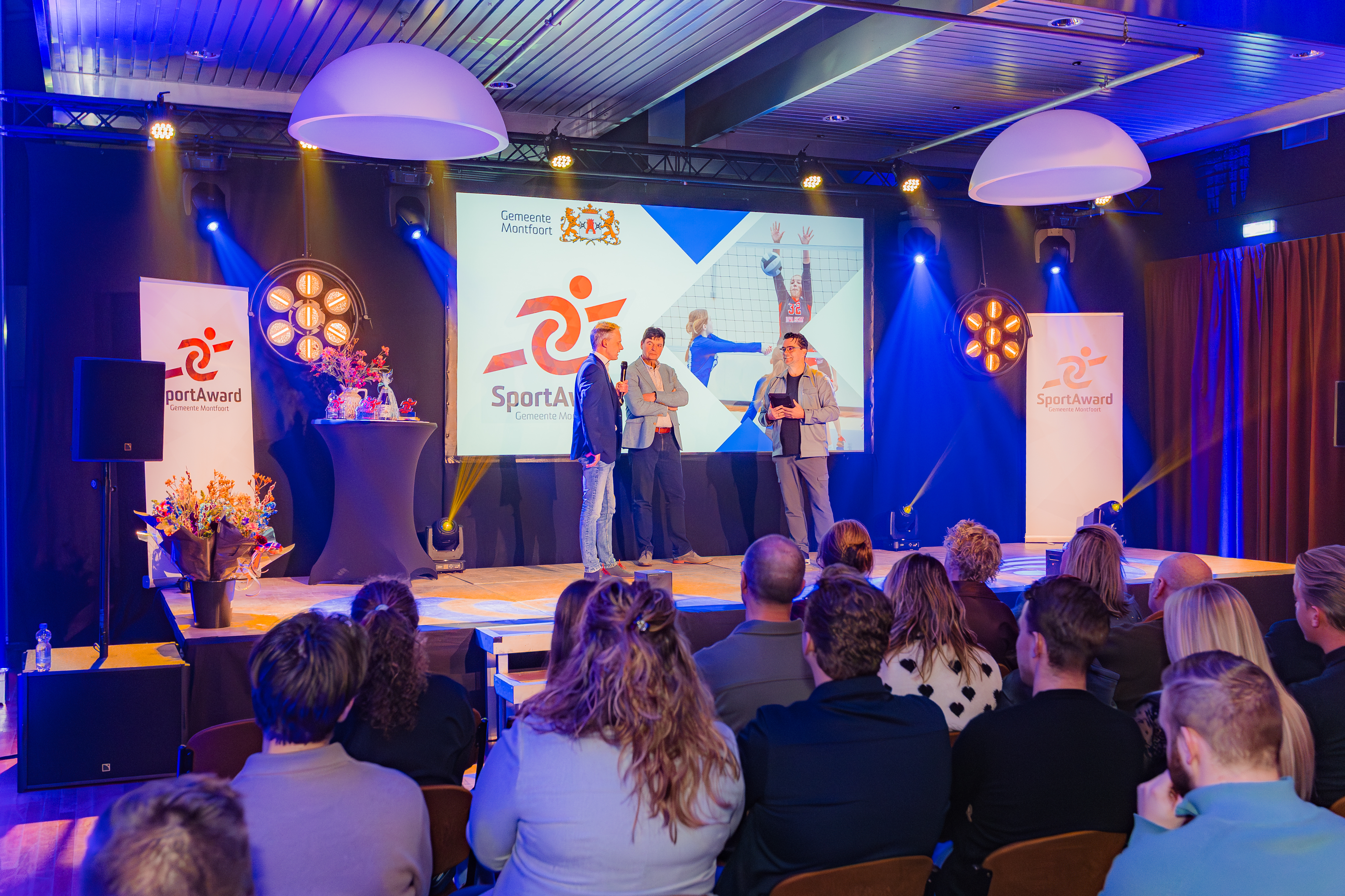 Interview Robin met juryleden met publiek