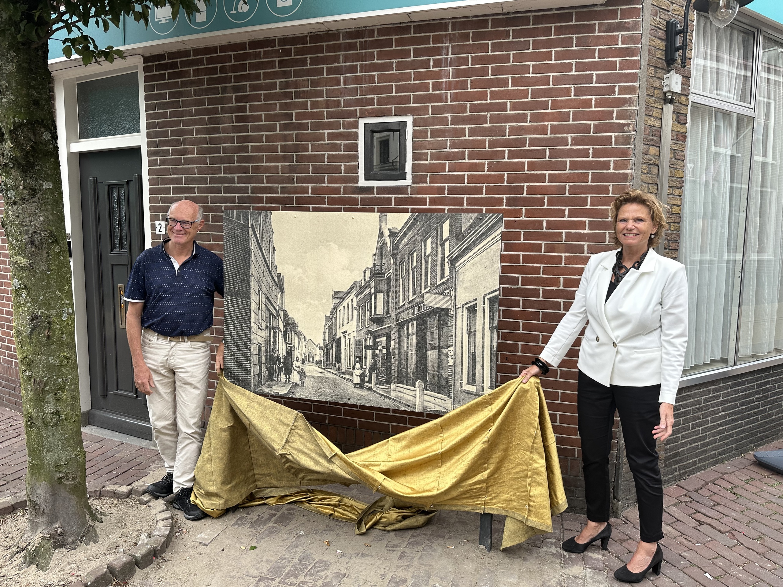 Onthulling historische fotoborden 2024